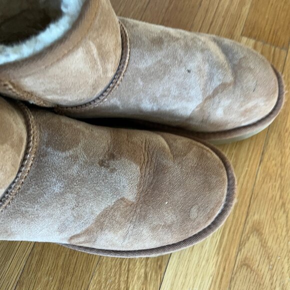 UGG Classic Mini II Genuine Shearling Lined Boot (Women) Size 7 Chestnut Suede - Picture 5 of 11